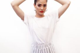 d03-Img-Girl-White.jpg